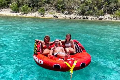 Review img # 28 of the yacht LADY FIONA