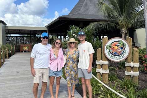 Review img # 9 of the yacht MAH NA MAH NA