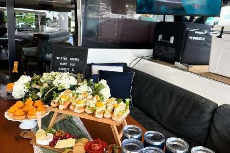 Review img # 38 of the yacht MARE BLU