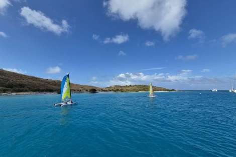 Review img # 3 of the yacht MISS SUMMER