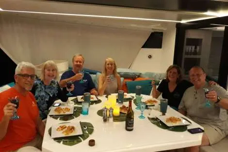 Review img # 2 of the yacht MOON BLOSSOM