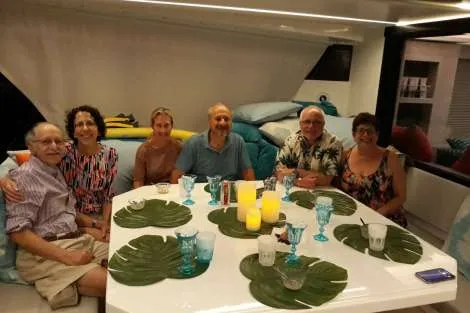 Review img # 3 of the yacht MOON BLOSSOM