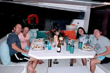 Review img # 4 of the yacht MOON BLOSSOM