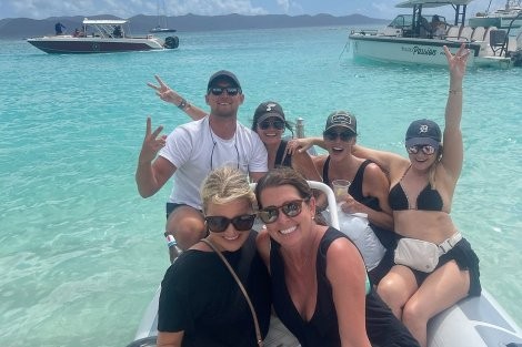 Review img # 34 of the yacht Moon Shadow