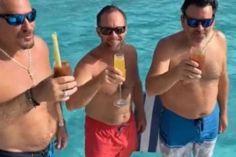 Review img # 24 of the yacht MUCHO GUSTO