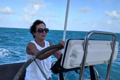 Review img # 25 of the yacht NEMO