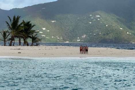 Review img # 12 of the yacht OHANA 59
