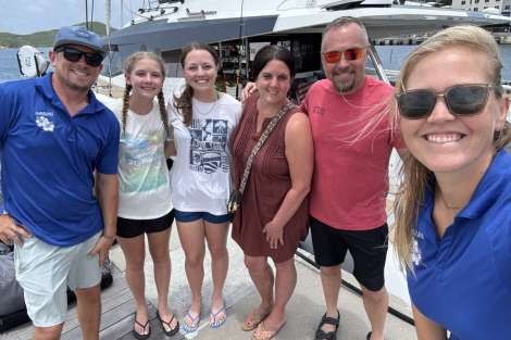 Review img # 11 of the yacht OHANA 59