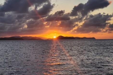 Review img # 67 of the yacht OHANA