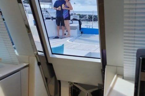 Review img # 47 of the yacht OHANA