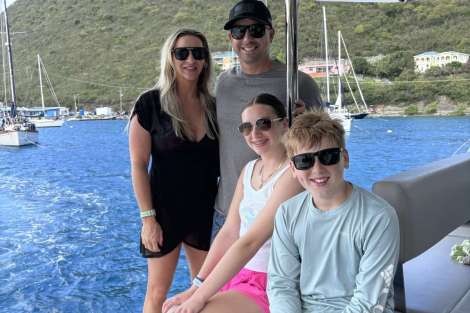 Review img # 2 of the yacht ONE LOVE