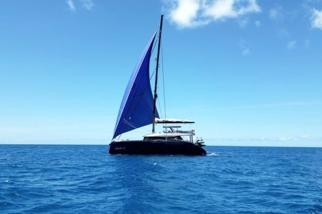 Review img # 4 of the yacht RELENTLESS II 80