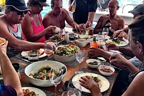 Review img # 19 of the yacht SAIL AWAY