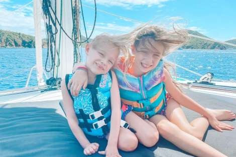 Review img # 102 of the yacht SANDY CINCO