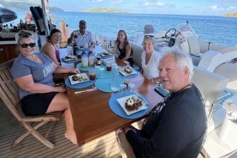 Review img # 3 of the yacht SANDY CINCO