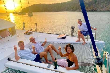 Review img # 12 of the yacht TIMAIAO 2