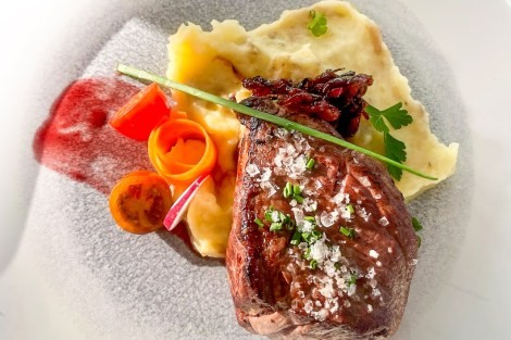 Review img # 2 of the yacht TWO OCEANS – Winter